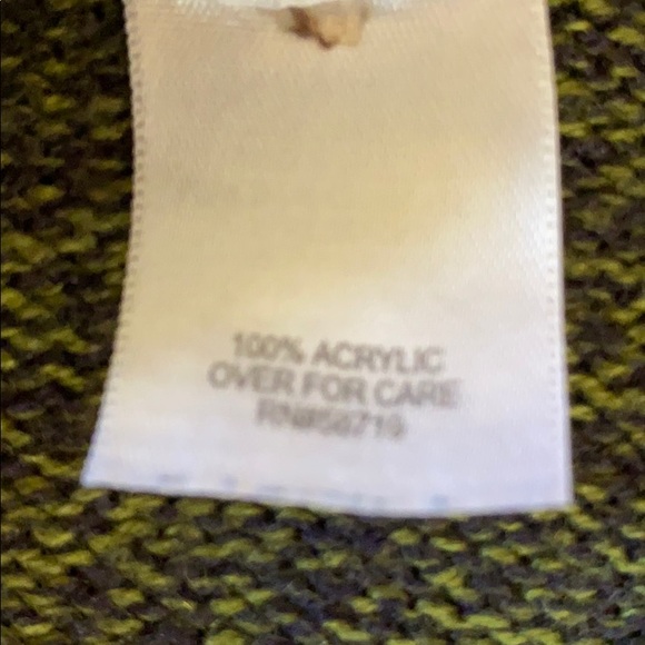 Woman’s Relativity fringed top - Picture 7 of 7